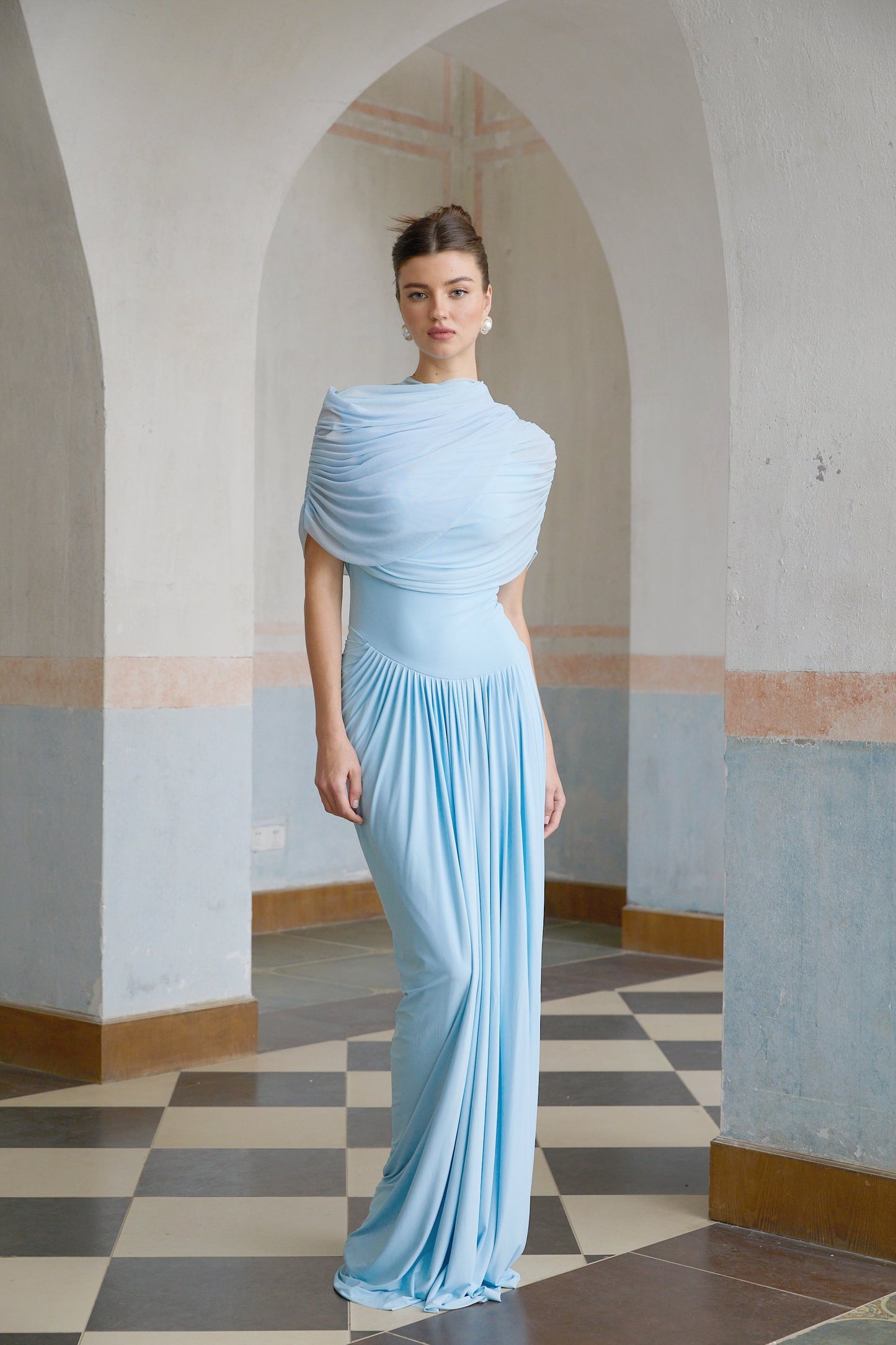 Damska asymetryczna plisowana sukienka maxi-Maxi Dress-Olave