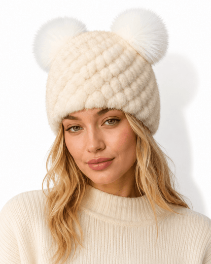 Damska czapka beanie z dzianiny z dwoma pomponami-Hat for women-Olave