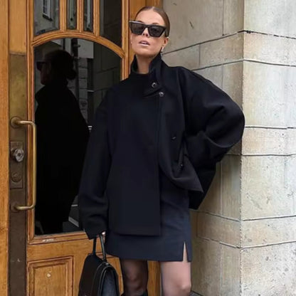 Damska krótka kurtka ze stójką i zapięciem na guziki-Jacket for women-Olave