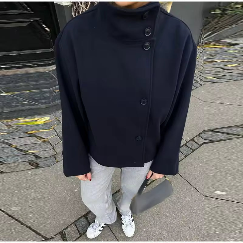 Damska krótka kurtka ze stójką i zapięciem na guziki-Jacket for women-Olave