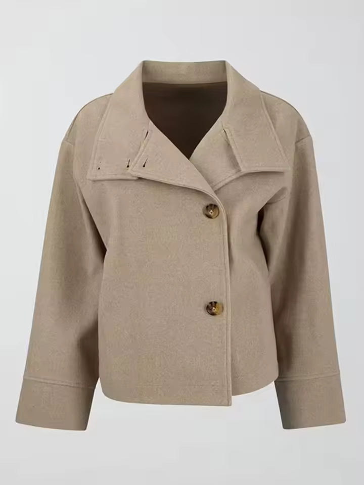 Damska krótka kurtka ze stójką i zapięciem na guziki-Jacket for women-Olave