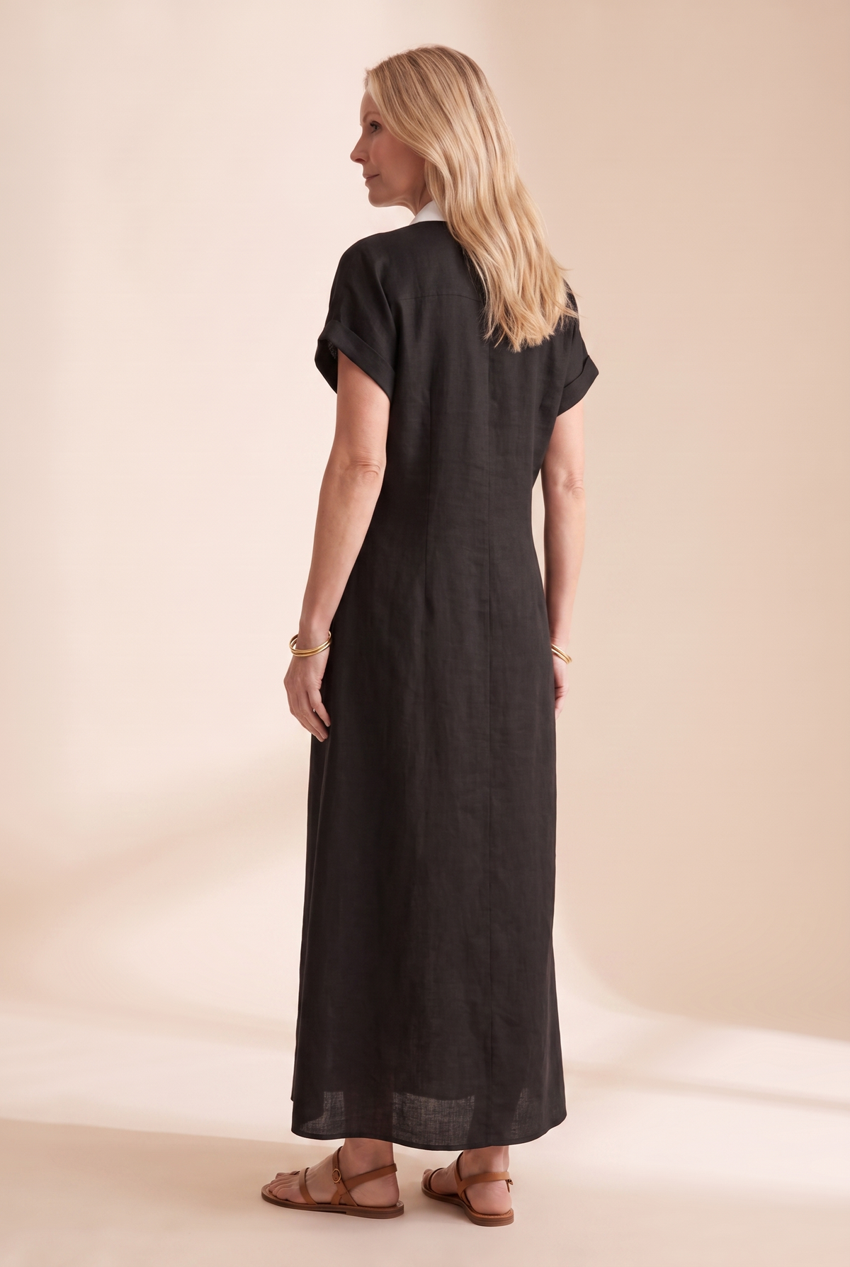 Damska sukienka koszulowa maxi z krótkim rękawem i zapięciem na guziki-Maxi Dress-Olave