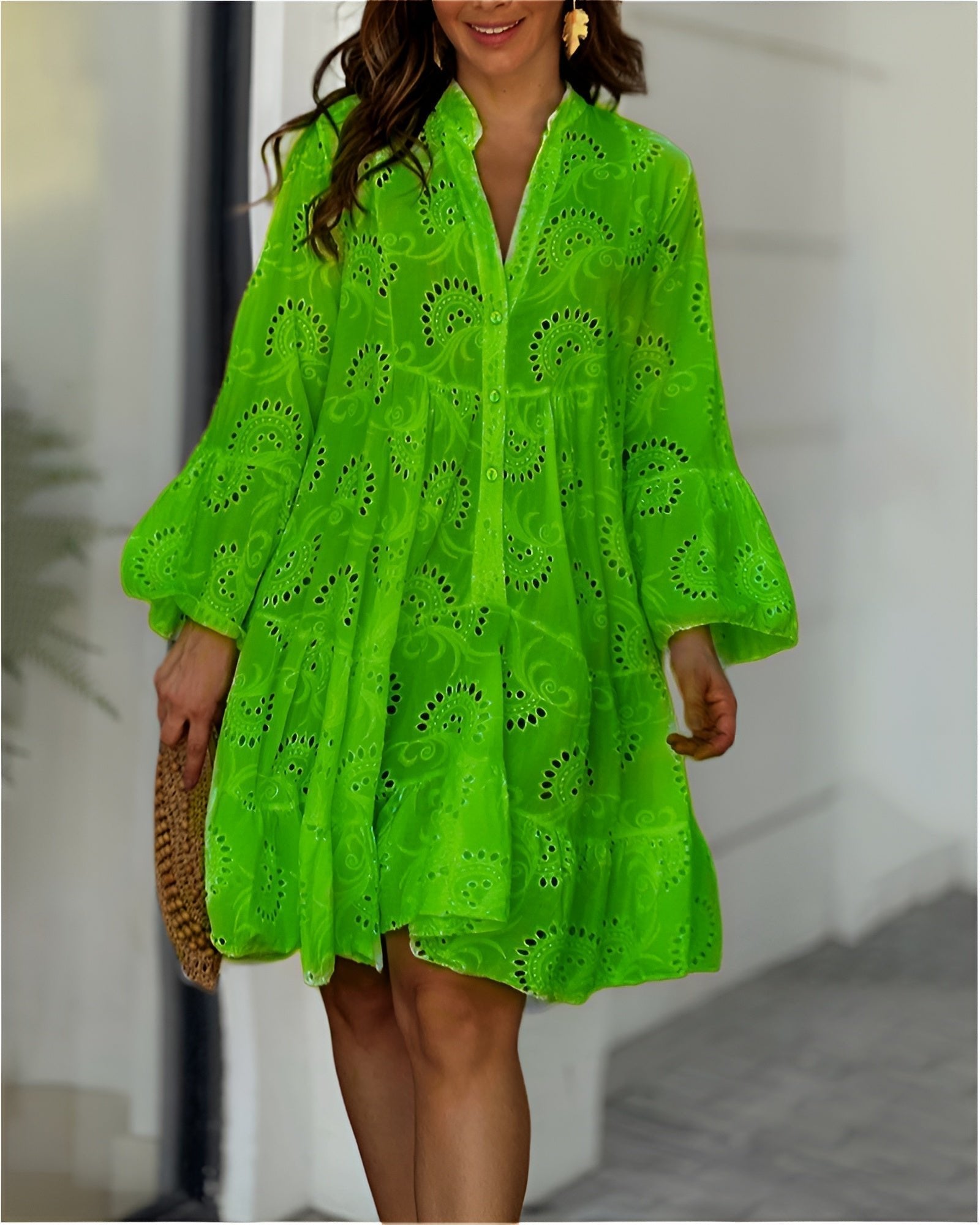 Damska sukienka koszulowa mini z haftem angielskim-Mini Dress-Olave