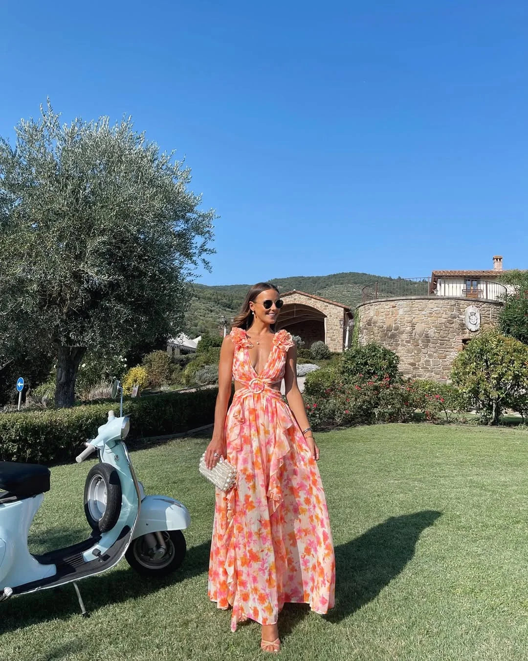 Damska sukienka maxi bez rękawów w kwiatowy wzór-Maxi Dress-Olave