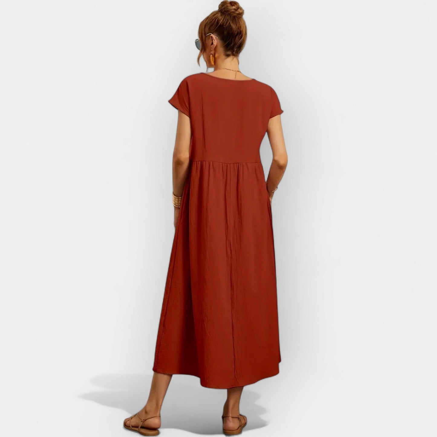 Damska sukienka midi z krótkim rękawem i kieszeniami bocznymi-Midi Dress-Olave