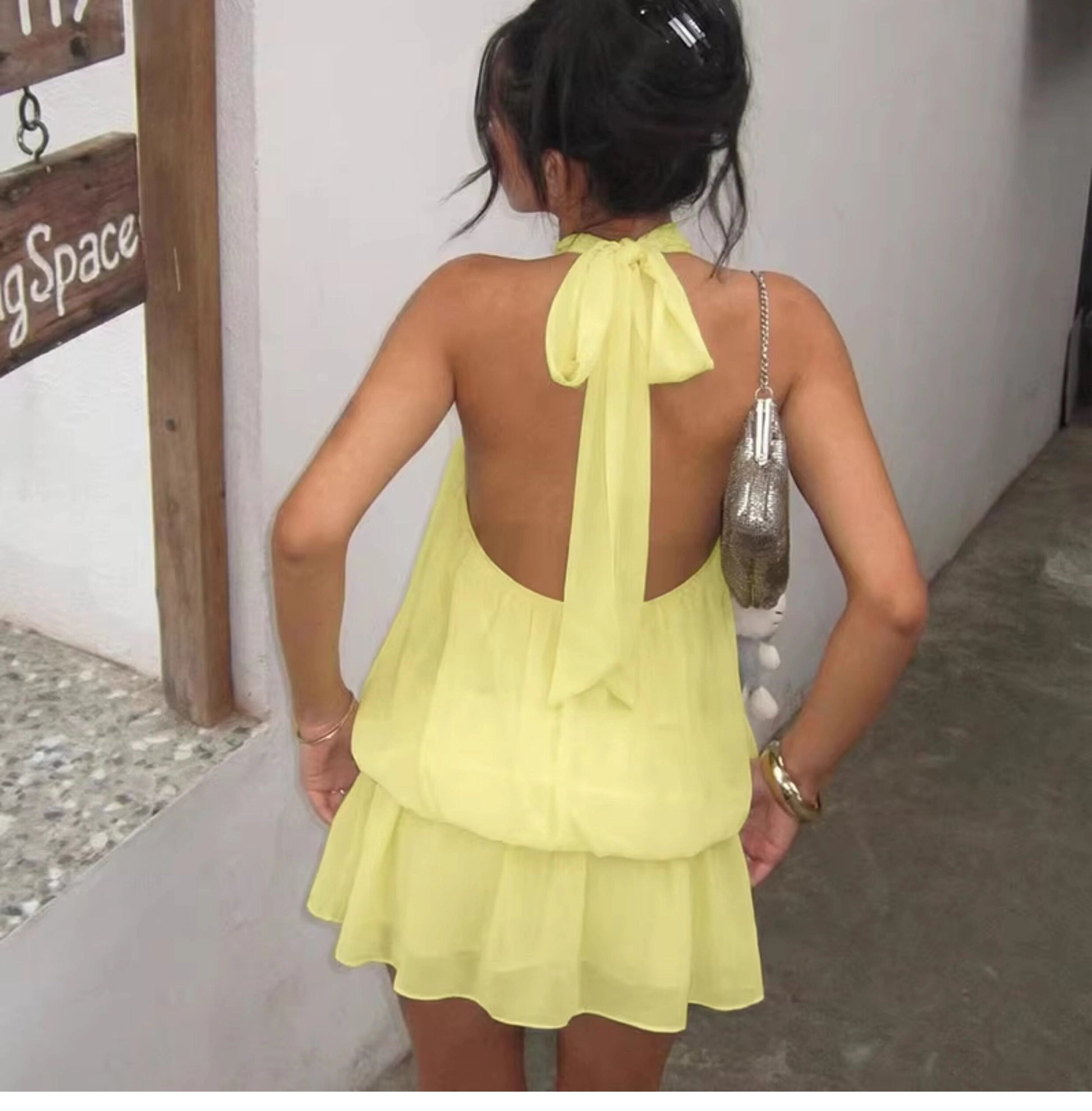 Damska sukienka mini bez rękawów z dekoltem typu halter-Mini Dress-Olave