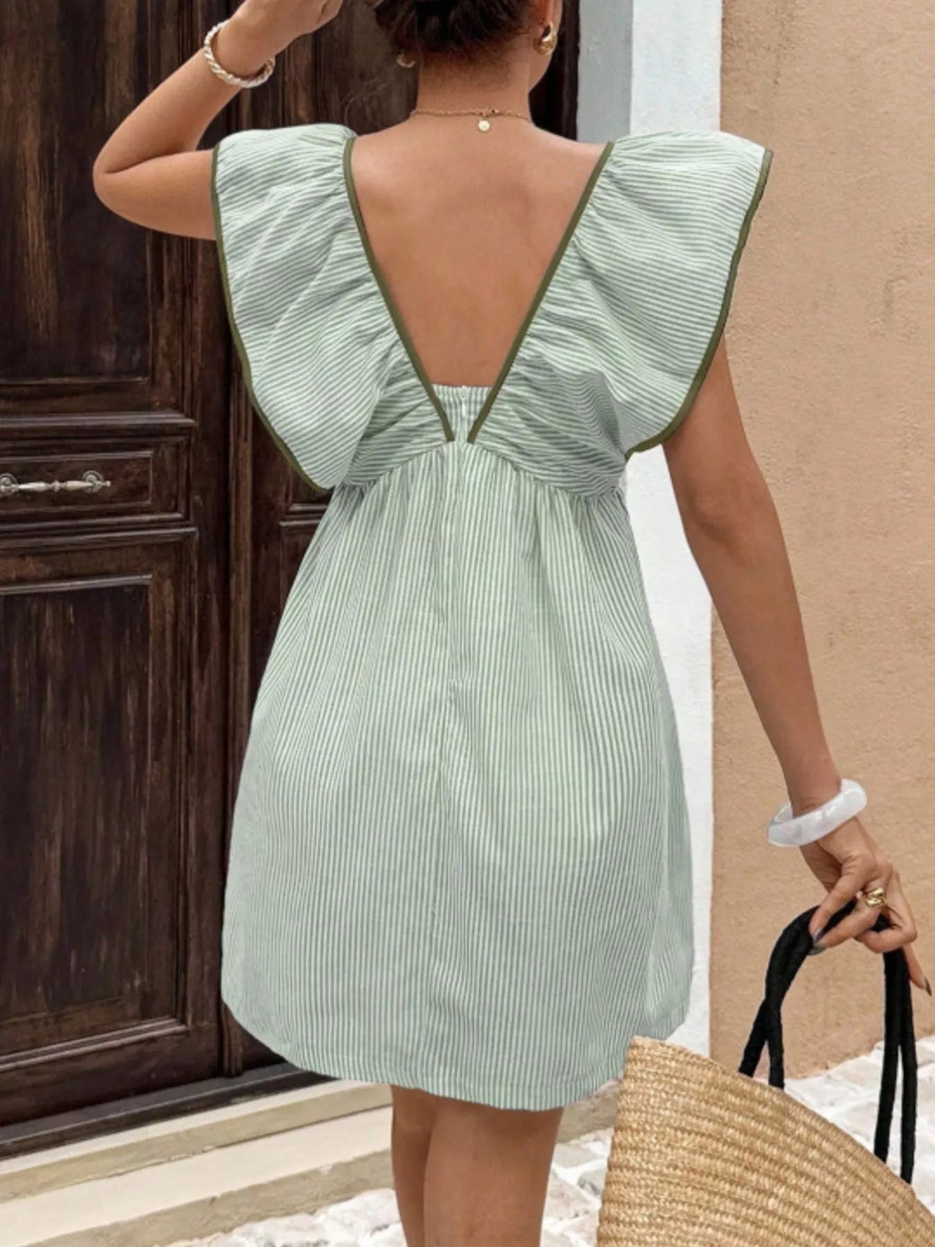Damska sukienka mini w paski z falbankami przy rękawach-Mini Dress-Olave