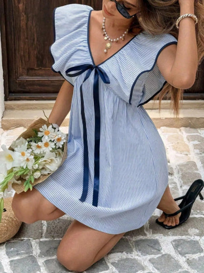 Damska sukienka mini w paski z falbankami przy rękawach-Mini Dress-Olave