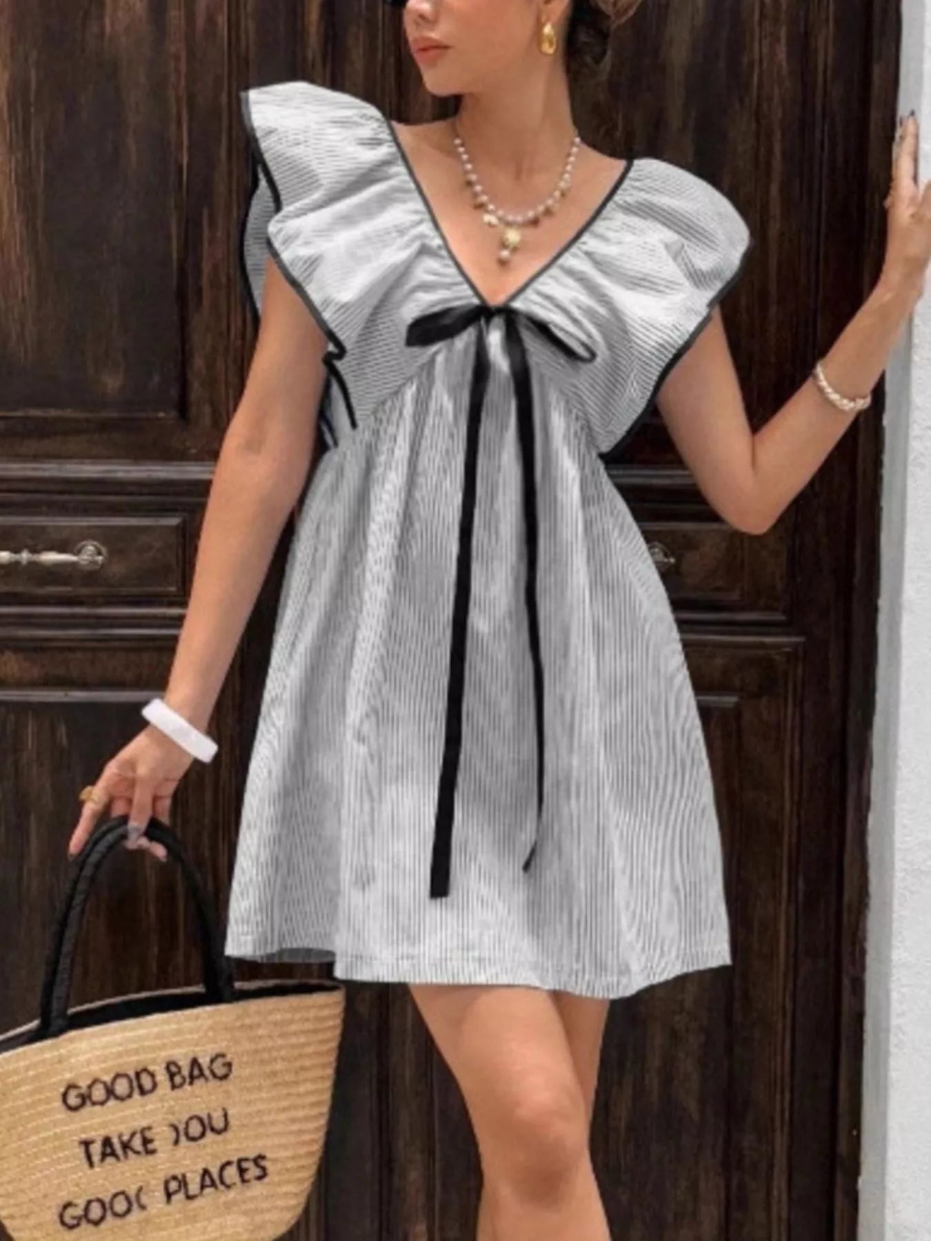 Damska sukienka mini w paski z falbankami przy rękawach-Mini Dress-Olave