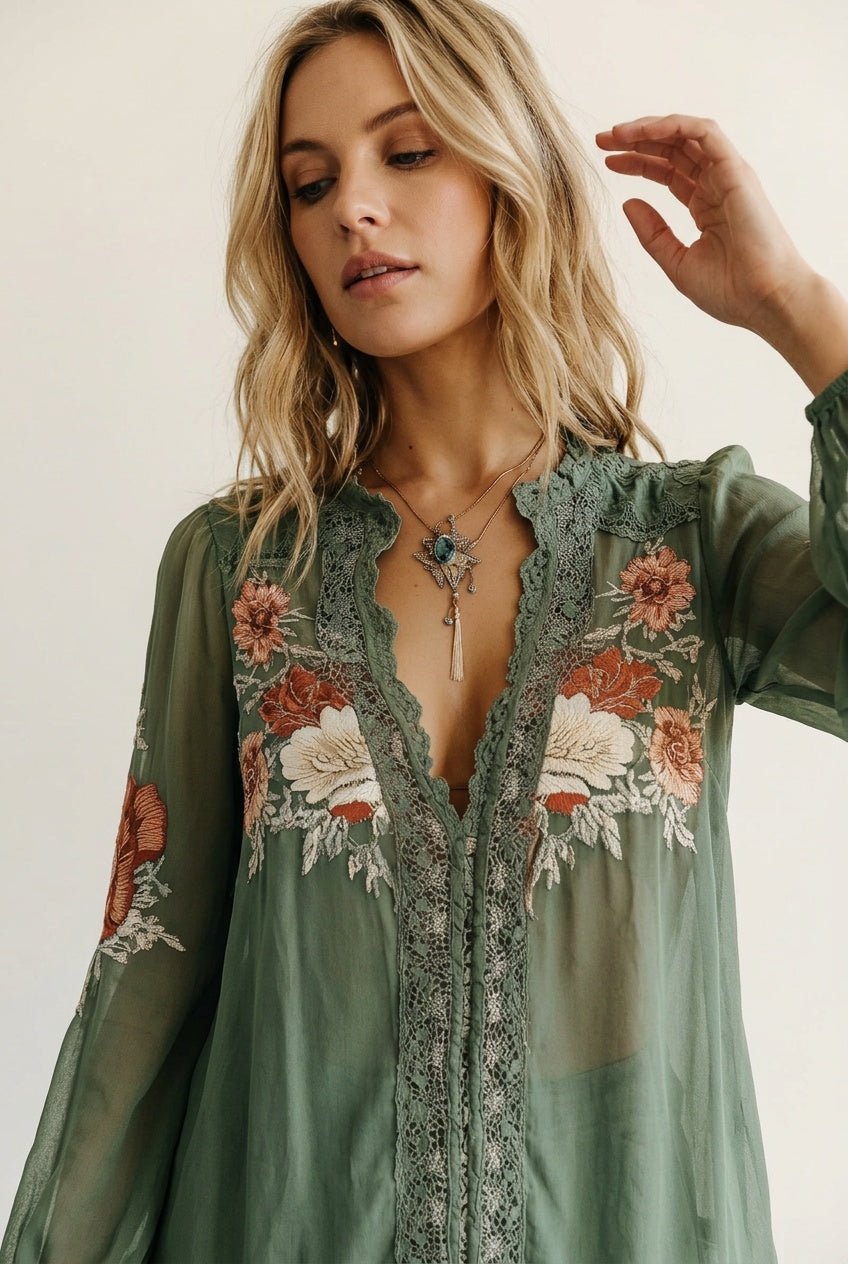 Damska szyfonowa bluzka z haftem i koronkowym wykończeniem-Blouses for women-Olave