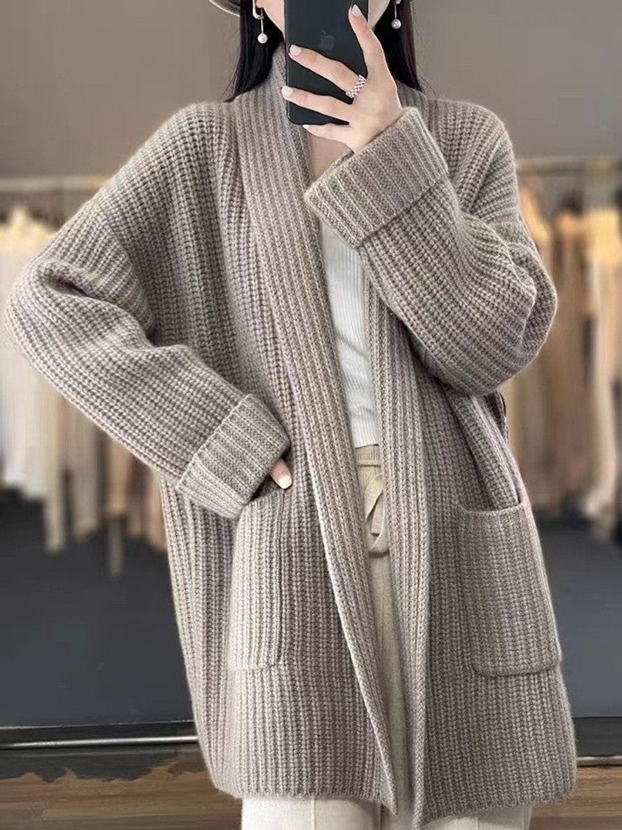 Damski kardigan z prążkowanej dzianiny z otwartym przodem i naszywanymi kieszeniami-Cardigan for women-Olave