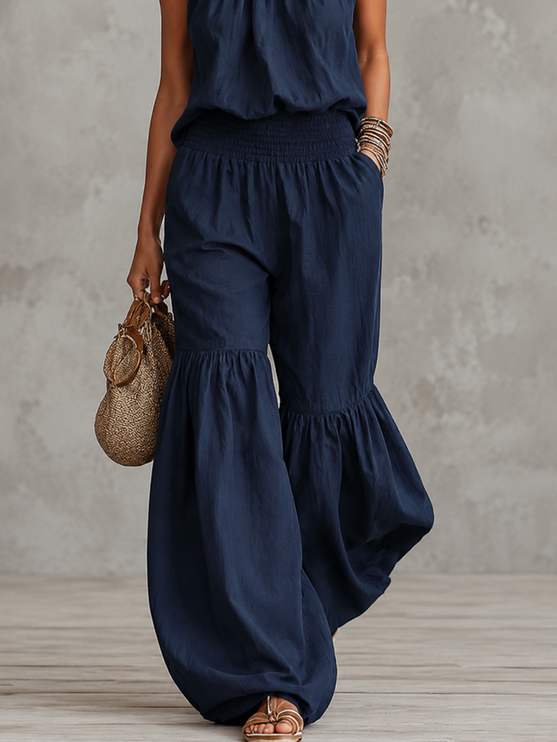 Damski kombinezon z dekoltem typu halter i marszczoną talią-Jumpsuits for woman-Olave