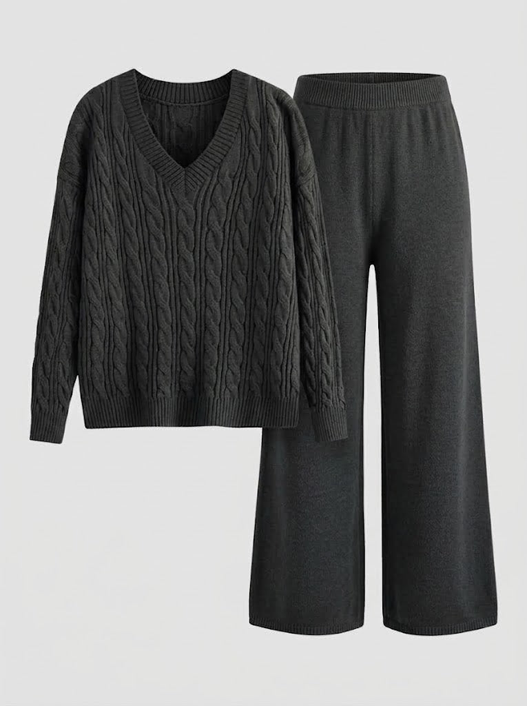 Damski komplet: sweter z dekoltem w serek o splocie warkoczowym i spodnie z szerokimi nogawkami-Sets for women-Olave