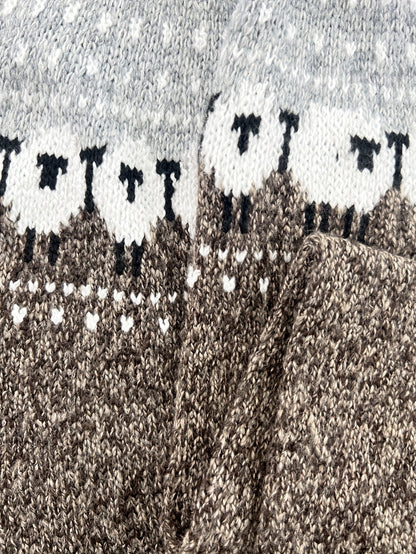 Damski sweter z dzianiny w żakardowy wzór owiec-Sweaters for Women-Olave
