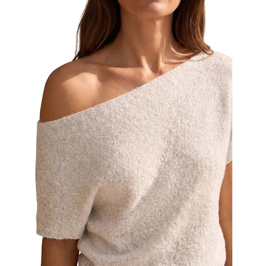 Damski sweter z dzianiny z asymetrycznym dekoltem-Sweaters for Women-Olave