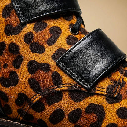 Damskie botki za kostkę w panterkę z klamrami-Footwear for women-Olave
