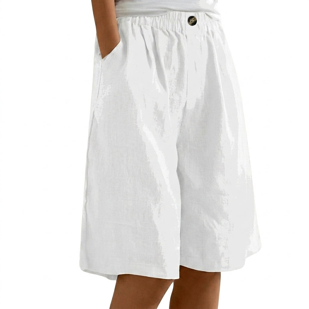 Damskie krótkie spodenki z szerokimi nogawkami i elastycznym pasem oraz guzikiem-Shorts for women-Olave