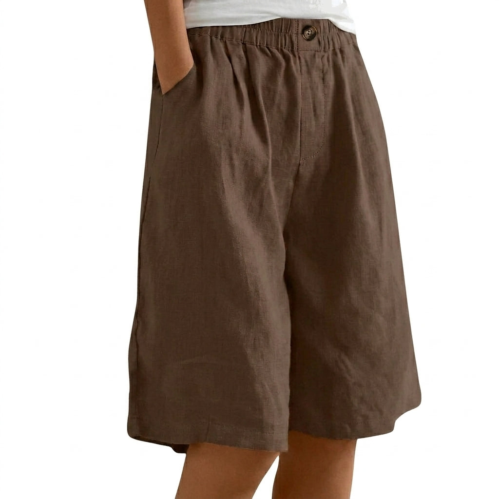 Damskie krótkie spodenki z szerokimi nogawkami i elastycznym pasem oraz guzikiem-Shorts for women-Olave