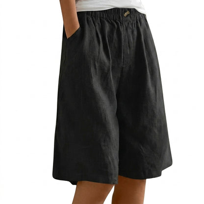 Damskie krótkie spodenki z szerokimi nogawkami i elastycznym pasem oraz guzikiem-Shorts for women-Olave