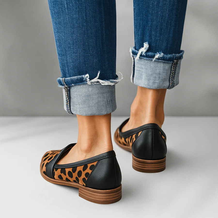 Damskie mokasyny ze szpiczastym noskiem i paskiem-Footwear for women-Olave