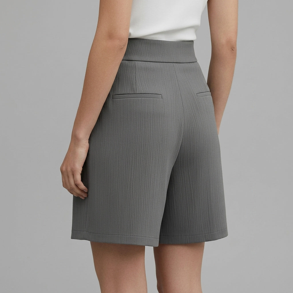 Damskie szorty z wysokim stanem szerokimi nogawkami plisami oraz dwoma guzikami-Shorts for women-Olave