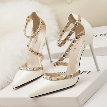 Damskie szpilki z ostrym noskiem i ćwiekami-Footwear for women-Olave