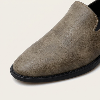 Męskie mokasyny wsuwane o fakturowanym wykończeniu-Footwear for men-Olave