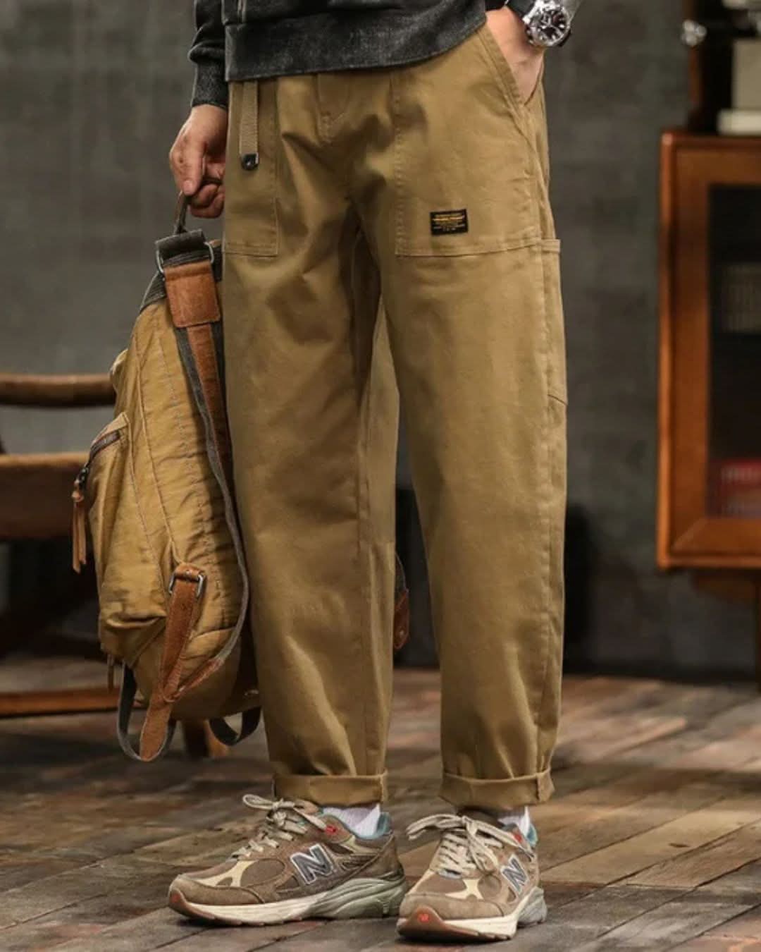 Męskie spodnie cargo z naszywanymi kieszeniami i paskiem-Pants for Men-Olave