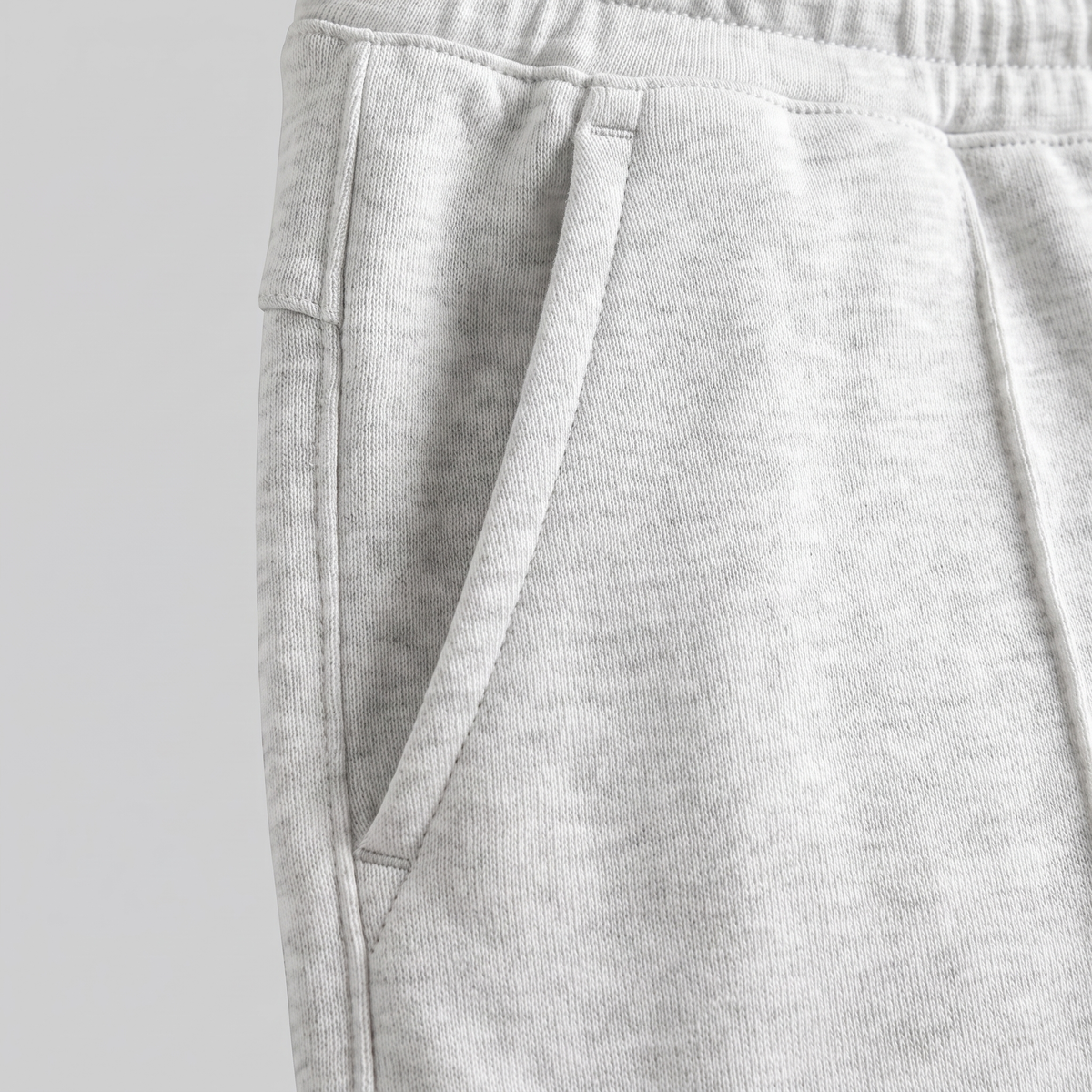 Męskie szorty dresowe ze sznurkiem i przeszyciami-Shorts for men-Olave