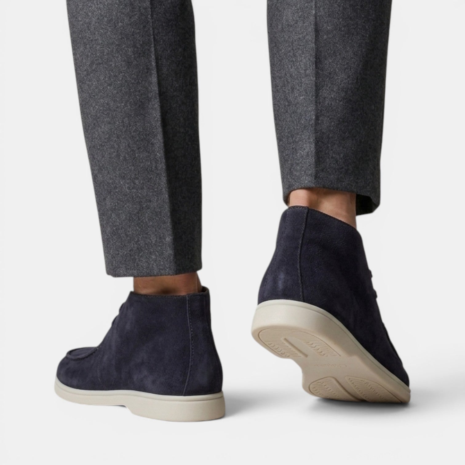 Męskie zamszowe buty typu chukka z przeszyciem typu moc-toe 8