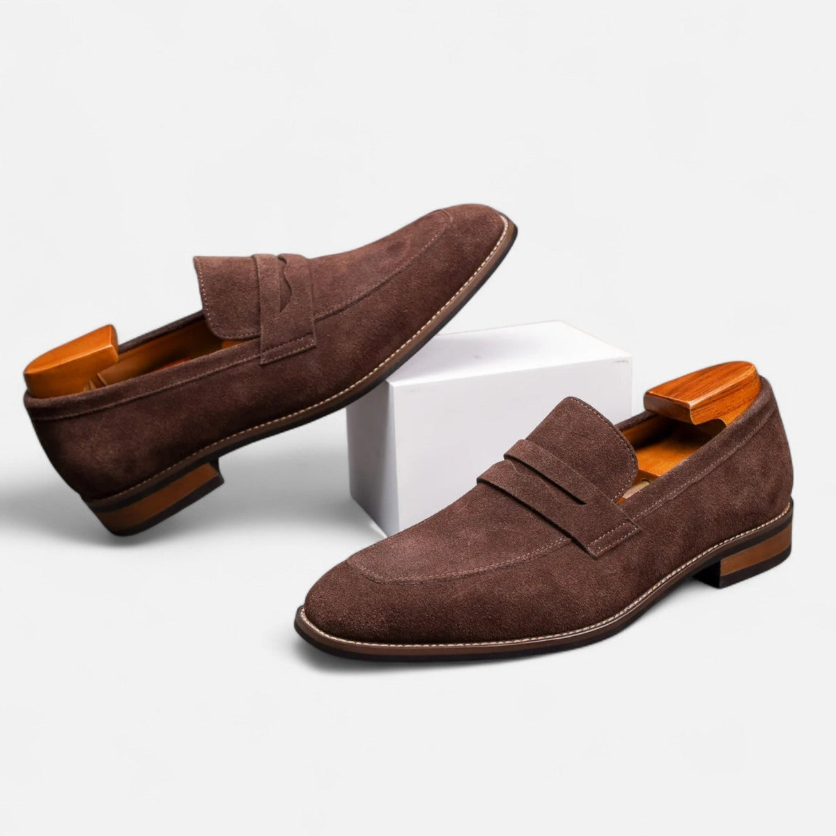 Męskie zamszowe mokasyny typu penny loafers z przeszyciem na nosku-Footwear for men-Olave