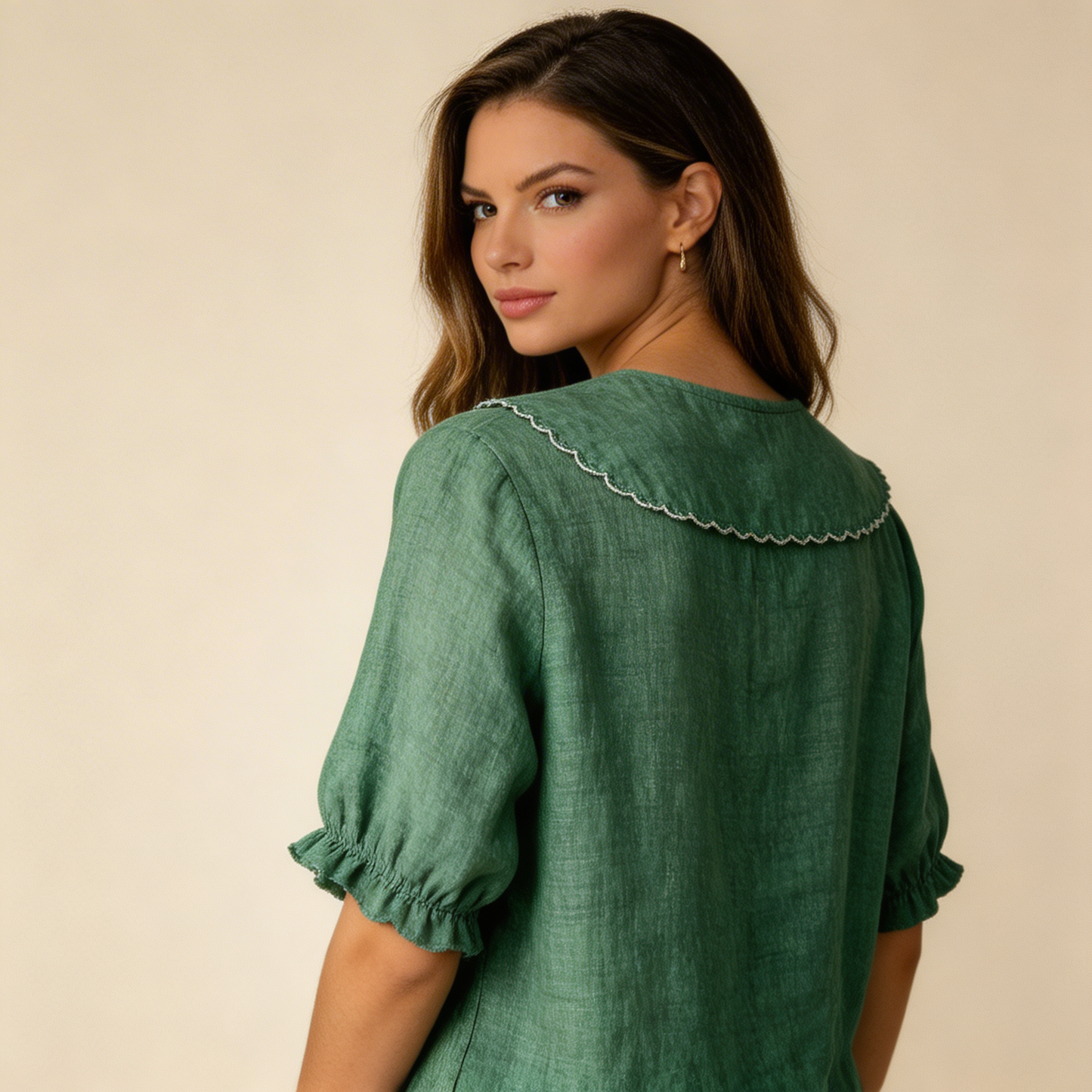 Damska bluzka z zapięciem na guziki i zaokrąglonym kołnierzem-Blouses for Women-Olave