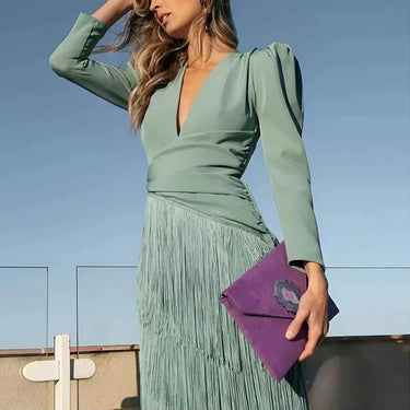 Damska długa sukienka z dekoltem V i spódnicą z frędzlami-Maxi Dress-Olave