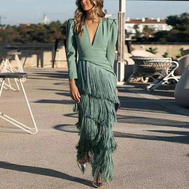 Damska długa sukienka z dekoltem V i spódnicą z frędzlami-Maxi Dress-Olave