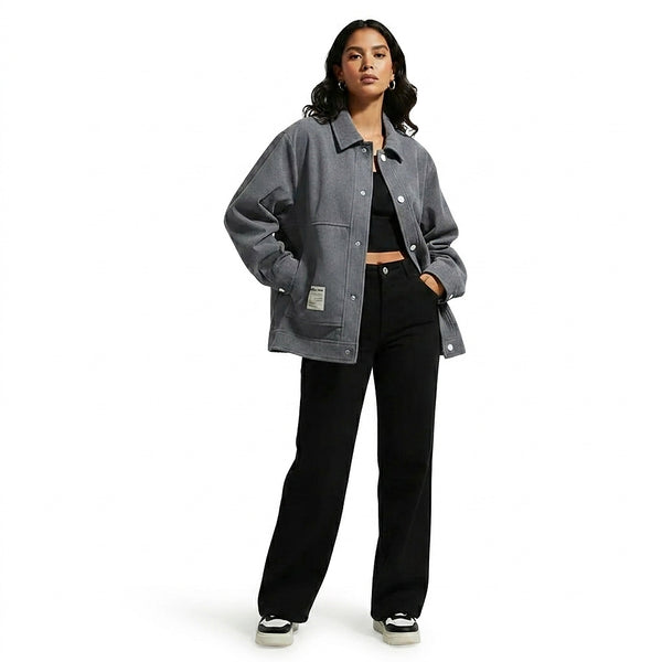 Damska koszula wierzchnia zapinana na guziki z naszywanymi kieszeniami-Jacket for women-Olave