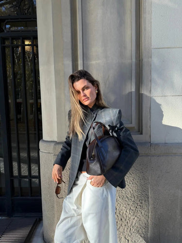 Damska marynarka o strukturalnym kroju ze stójką i asymetrycznym zapięciem-Blazers for Women-Olave