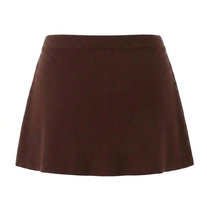 Damska mini spódniczka o fasonie kopertowym z plisowaniem i klamrą-Skirt for women-Olave