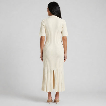 Damska sukienka dzianinowa z kołnierzem i listwą guzikową-Midi Dress-Olave
