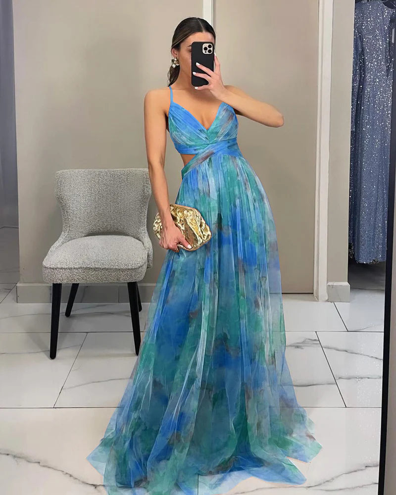 Damska Sukienka Maxi na Cienkich Ramiączkach z Kopertową Górą i Wycięciem w Talii-Maxi Dress-Olave