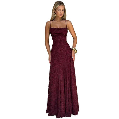 Damska sukienka maxi na cienkich ramiączkach z kwiatową strukturą-Maxi Dress-Olave