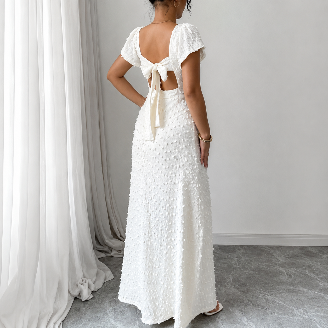 Damska Sukienka Maxi z Fakturowaną Powierzchnią i Rozcięciem z Przodu-Maxi Dress-Olave