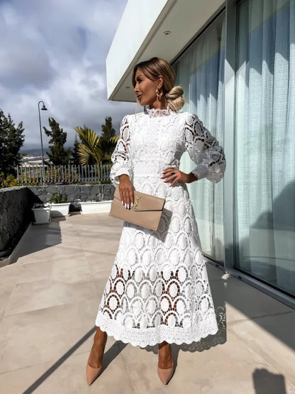 Damska sukienka midi z koronki z długim rękawem i wysokim kołnierzem-Midi Dress-Olave