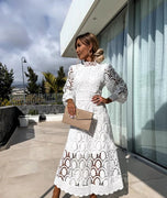 Damska sukienka midi z koronki z długim rękawem i wysokim kołnierzem-Midi Dress-Olave