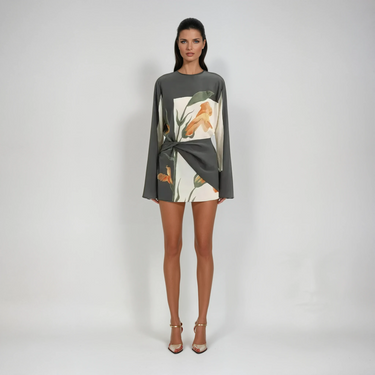 Damska sukienka mini z długimi rękawami i drapowanym przodem-Mini Dress-Olave