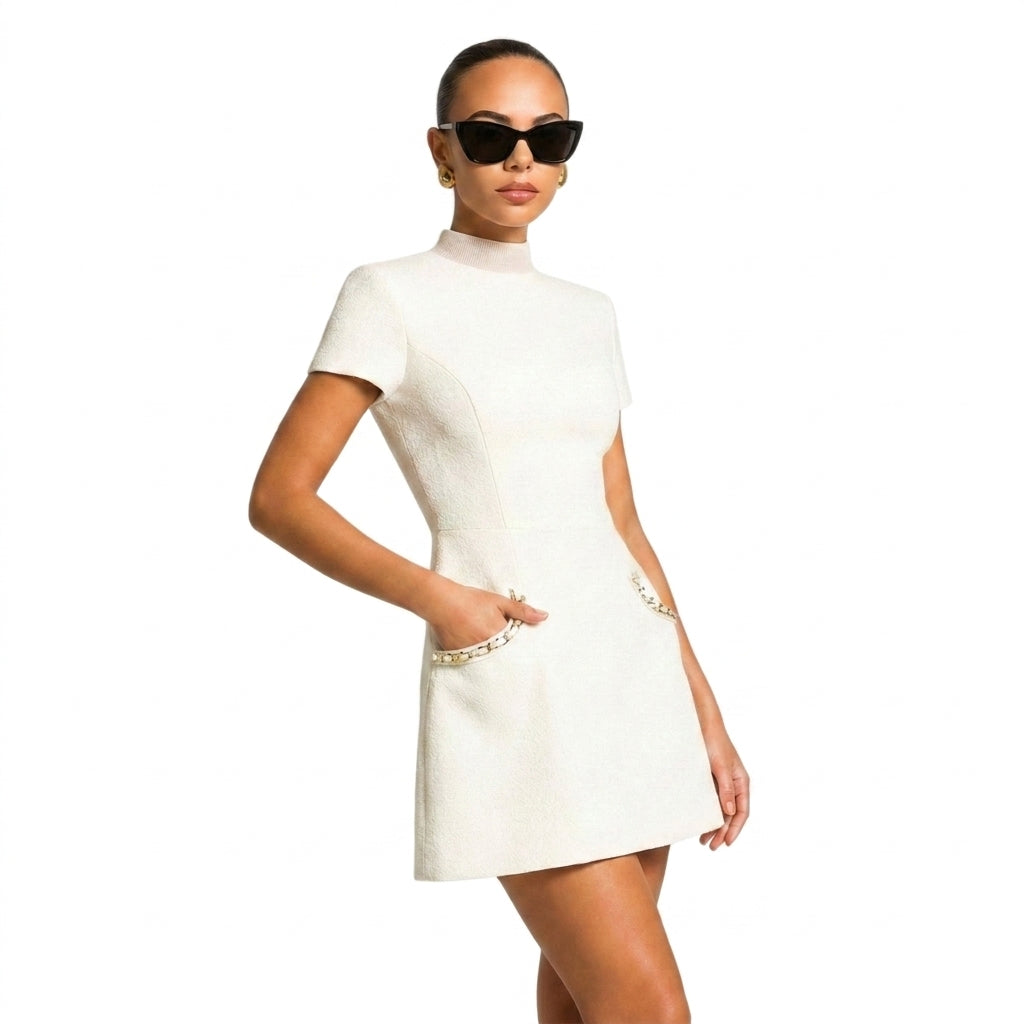 Damska sukienka mini z krótkim rękawem i perłowymi detalami-Mini Dress-Olave
