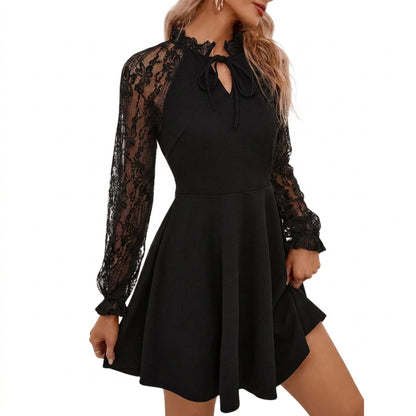 Damska sukienka z koronkowymi rękawami i wiązaniem przy dekolcie-Mini Dress-Olave
