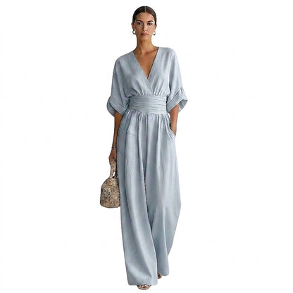 Damski kombinezon z dekoltem w serek i szerokimi nogawkami oraz paskiem w talii-Jumpsuits for women-Olave