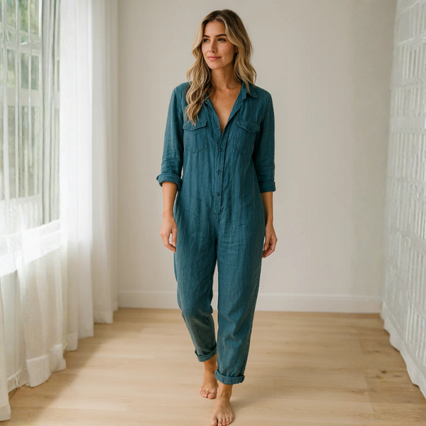Damski kombinezon z długim rękawem, zapięciem na guziki, kołnierzem i kieszeniami na piersi-Jumpsuits for women-Olave
