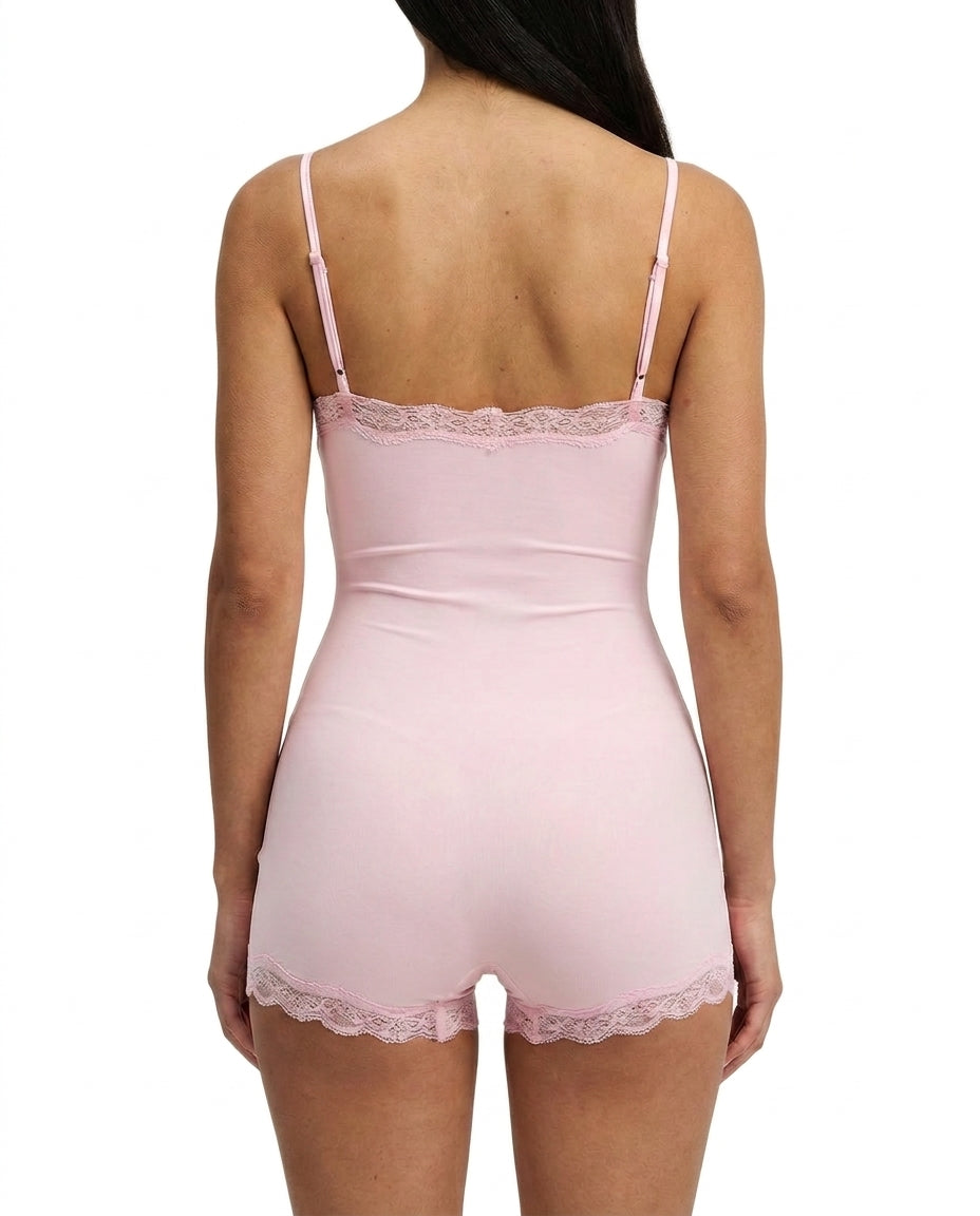 Damski krótki kombinezon na cienkich ramiączkach z koronkowym wykończeniem-Jumpsuits for women-Olave