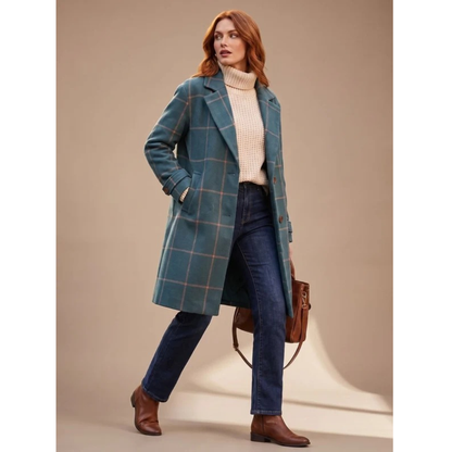Damski płaszcz w kratę z kołnierzem z rewersami-Coats for women-Olave